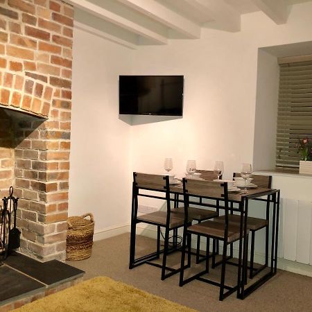 1, Pen Y Banc Cottage バラ エクステリア 写真