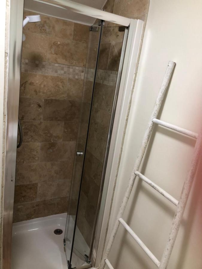 1, Pen Y Banc Cottage バラ エクステリア 写真