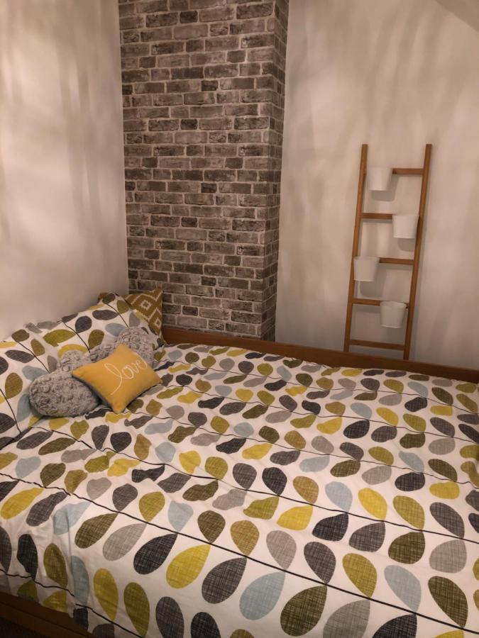 1, Pen Y Banc Cottage バラ エクステリア 写真