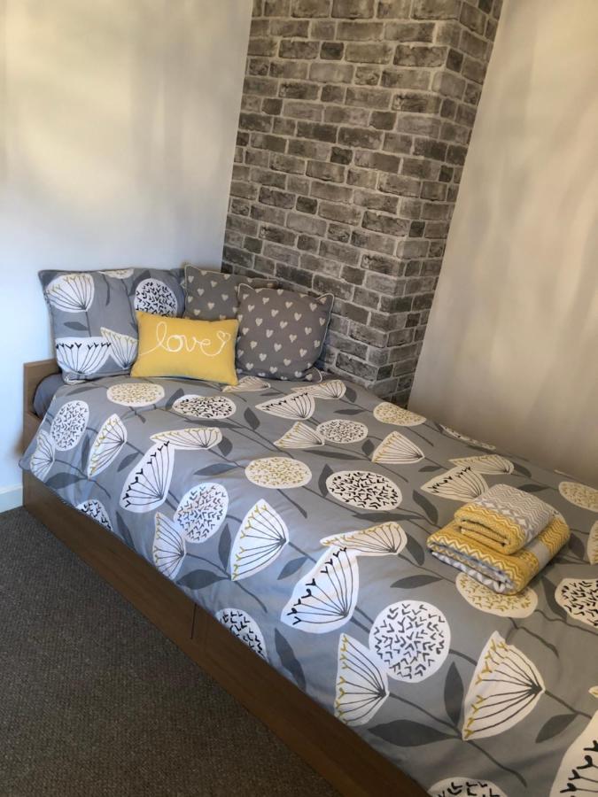 1, Pen Y Banc Cottage バラ エクステリア 写真