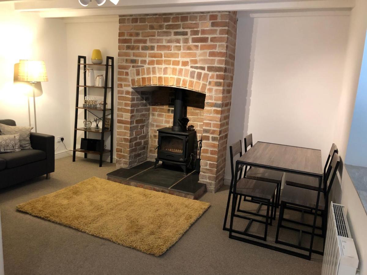 1, Pen Y Banc Cottage バラ エクステリア 写真