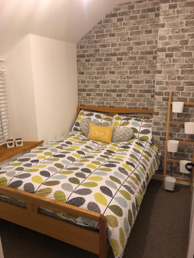 1, Pen Y Banc Cottage バラ エクステリア 写真