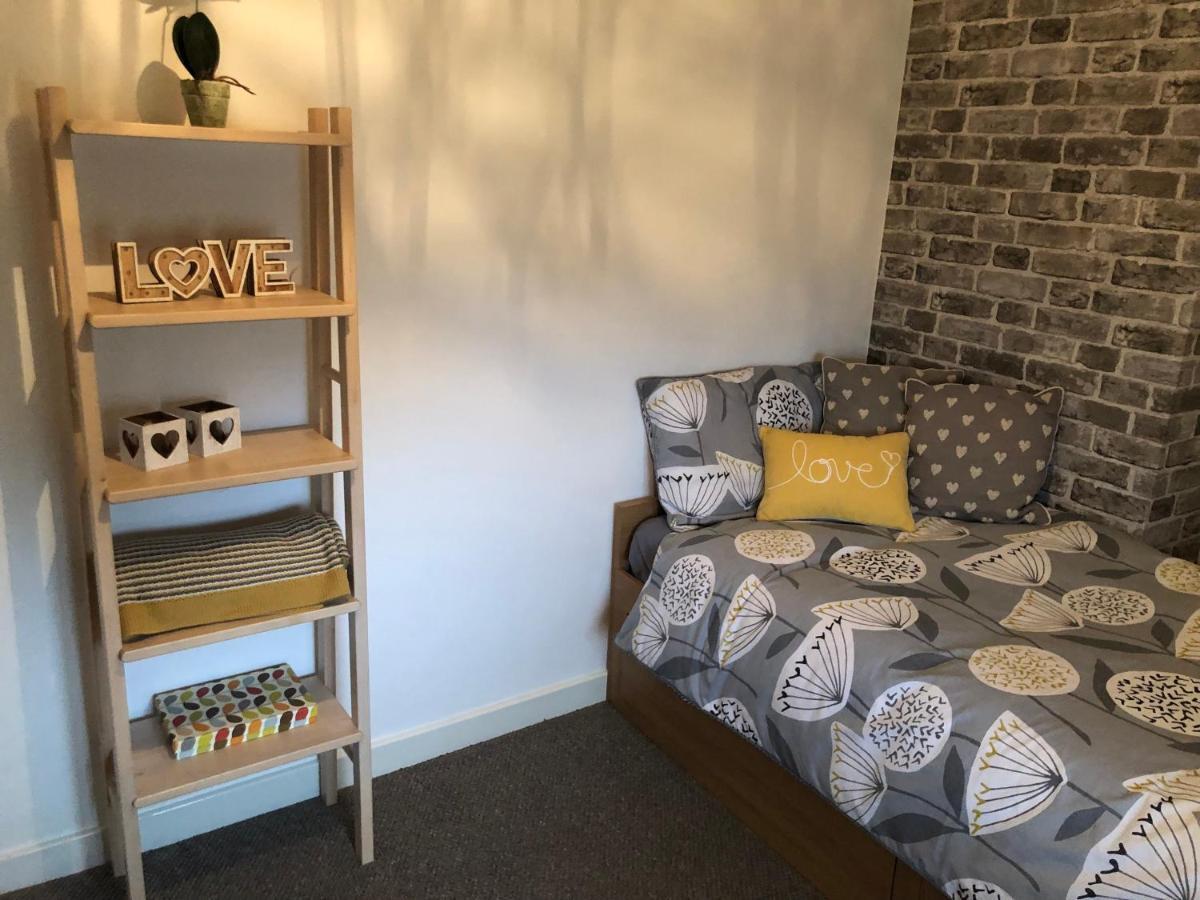 1, Pen Y Banc Cottage バラ エクステリア 写真